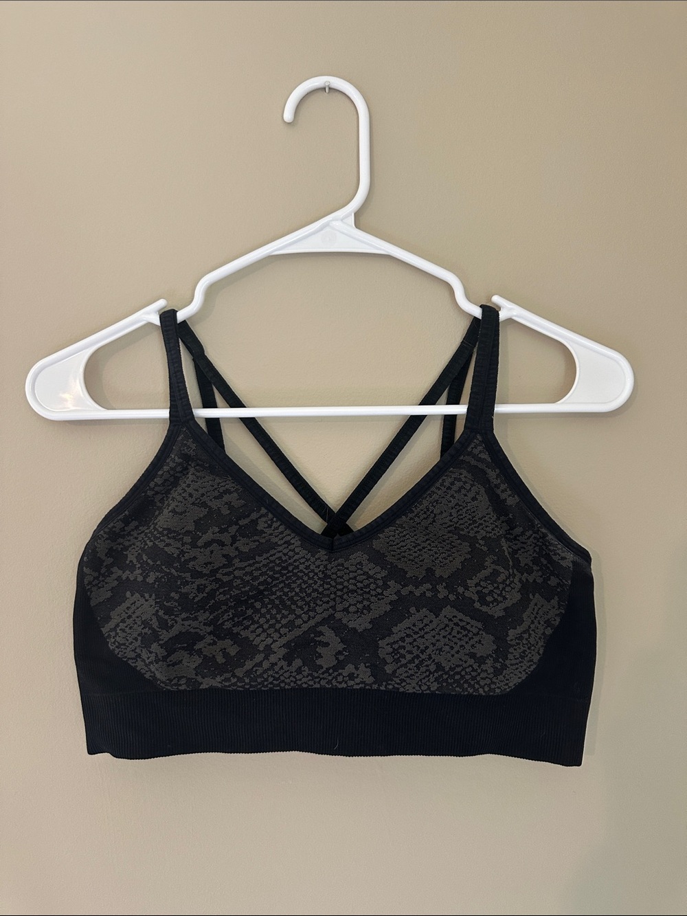 JoyLab Black Patterned Strappy Sports Bralette